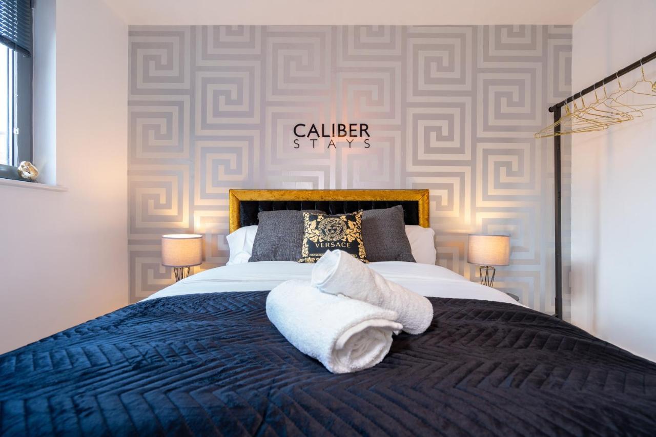 Caliber Stays Birmingham Bliss - Medusa Suite Apartments - Central 2-Bed Retreat - City Attractions, Sleeps 4, Free Netflix, Nearby Parking & Close Proximity - Bullring, Grand Central, The Cube - 5 Minutes Walk Bagian luar foto