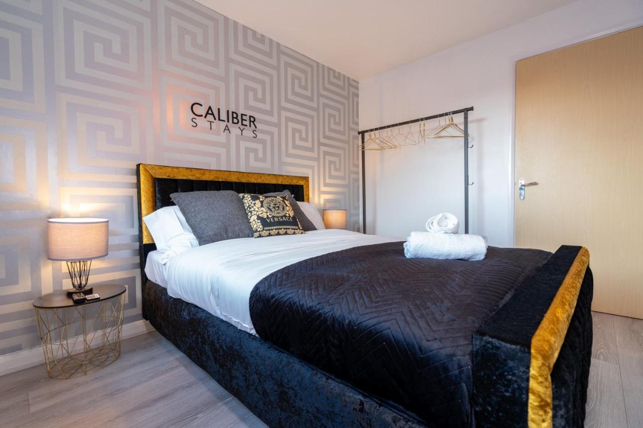 Caliber Stays Birmingham Bliss - Medusa Suite Apartments - Central 2-Bed Retreat - City Attractions, Sleeps 4, Free Netflix, Nearby Parking & Close Proximity - Bullring, Grand Central, The Cube - 5 Minutes Walk Bagian luar foto